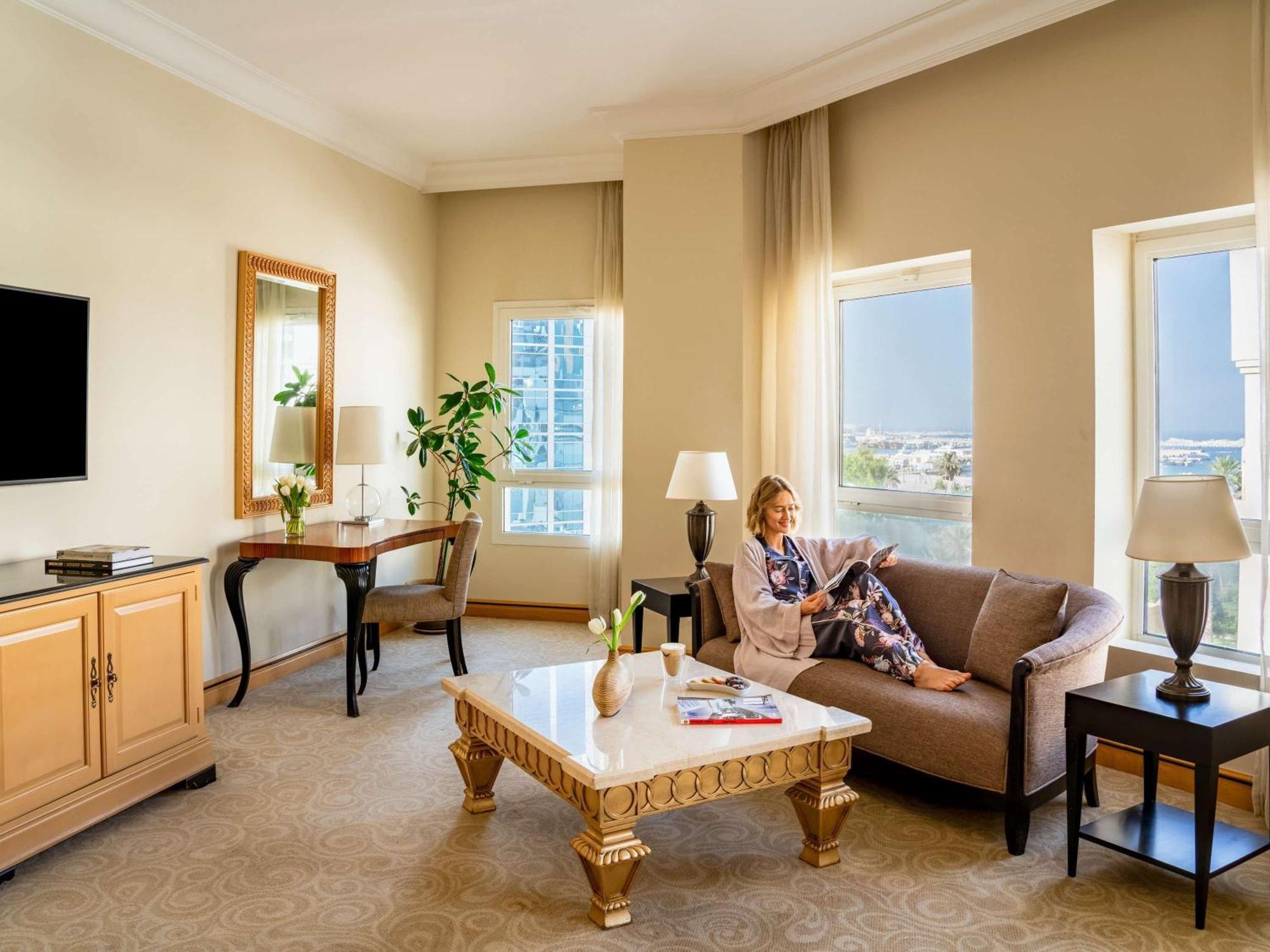 Moevenpick Hotel Doha Exterior photo
